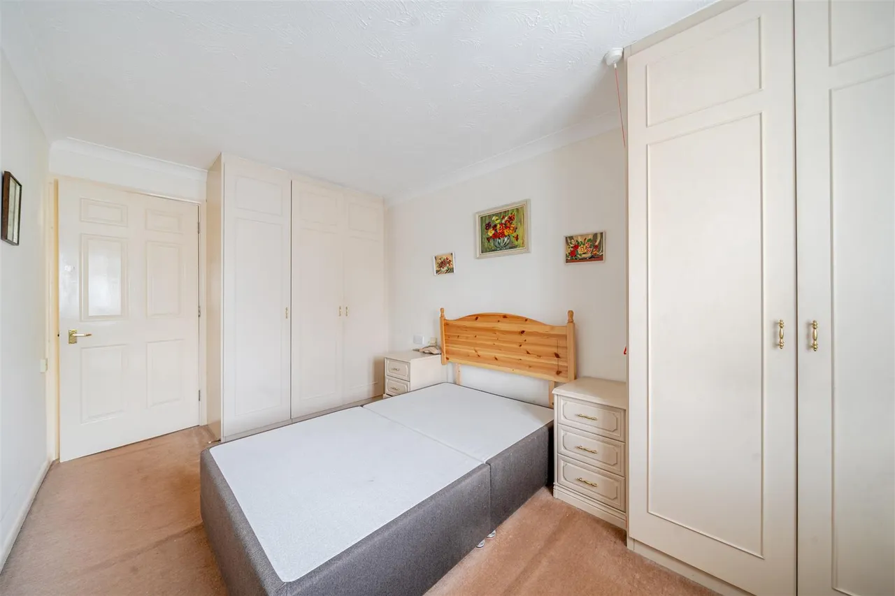 Furzehill Road, Borehamwood, WD6, photo 8