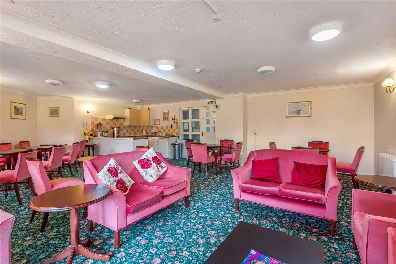 Furzehill Road, Borehamwood, WD6, photo 12