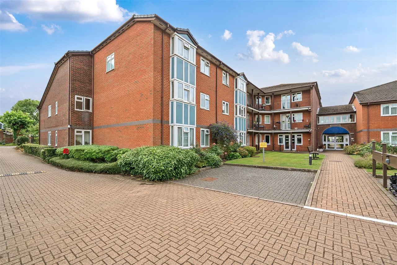 1 bed flat for sale, Furzehill Road, Borehamwood, WD6
