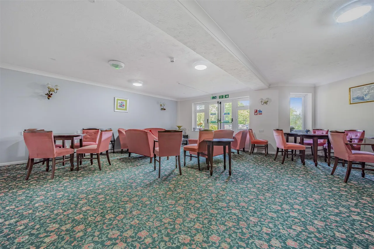 Furzehill Road, Borehamwood, WD6, photo 13