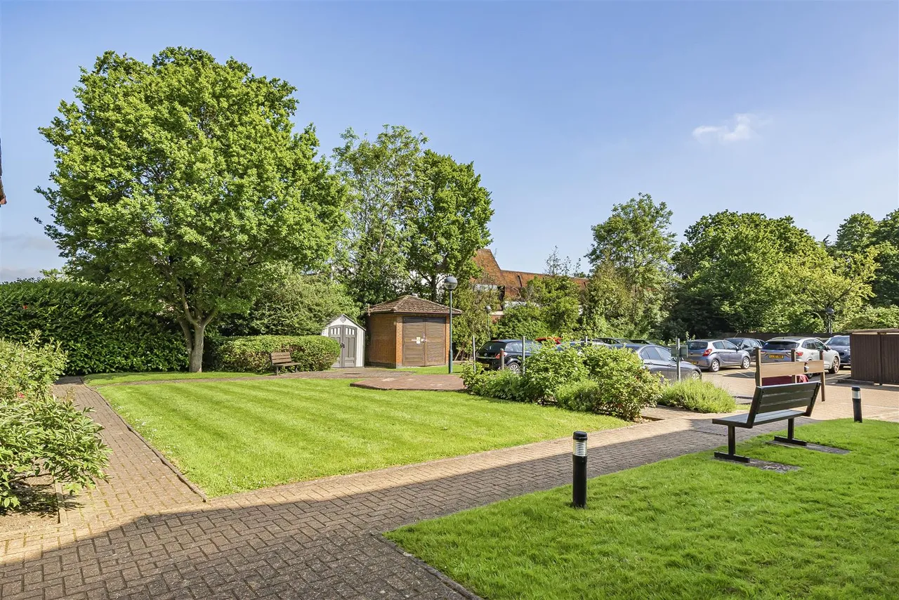 Furzehill Road, Borehamwood, WD6, photo 10