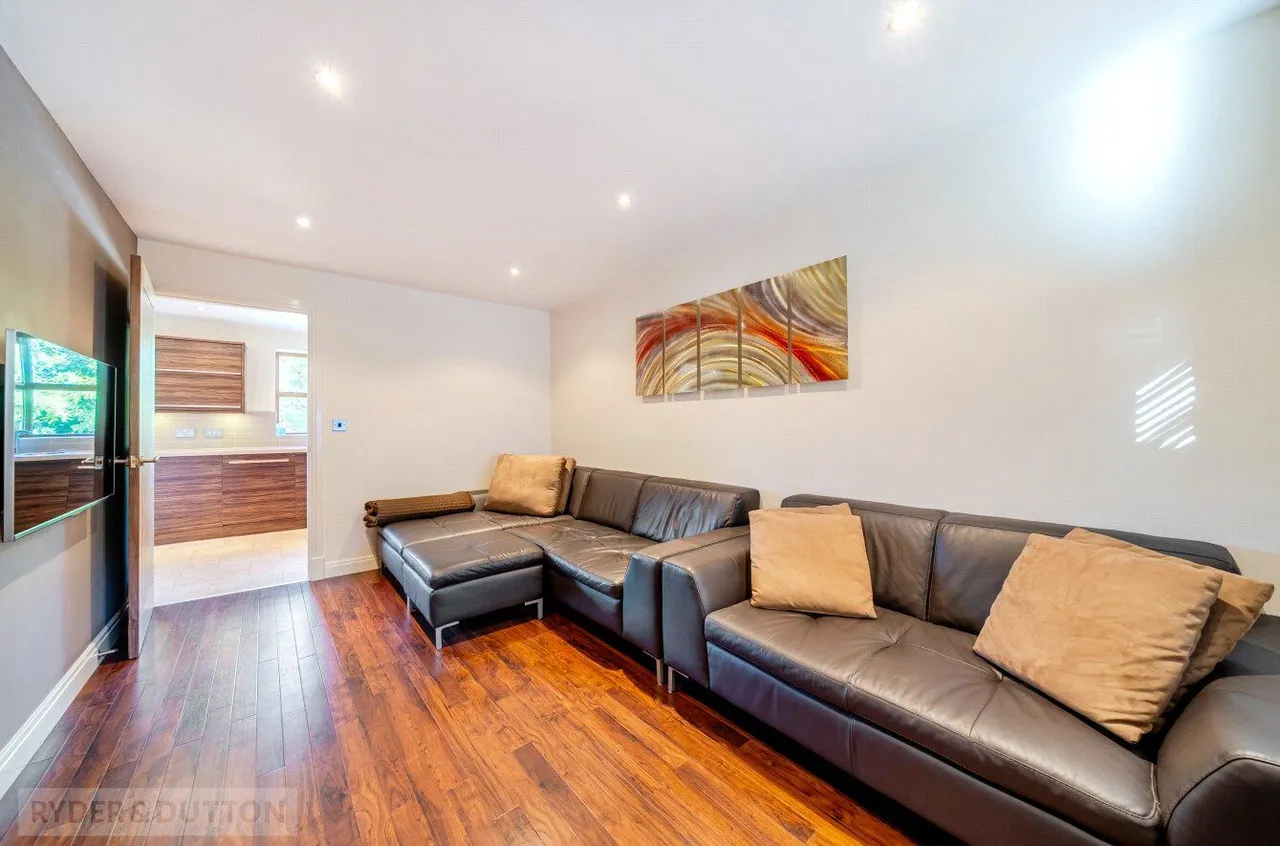 Low Crompton Road, Royton, OL2, photo 11