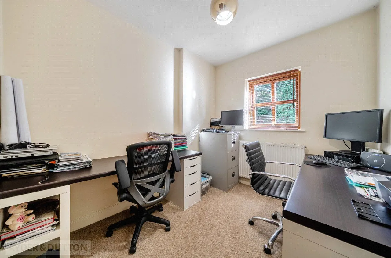 Low Crompton Road, Royton, OL2, photo 25