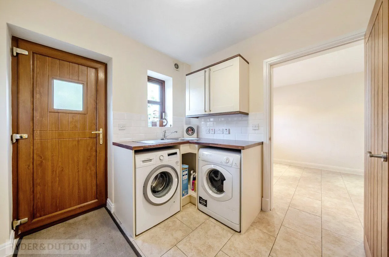 Low Crompton Road, Royton, OL2, photo 13