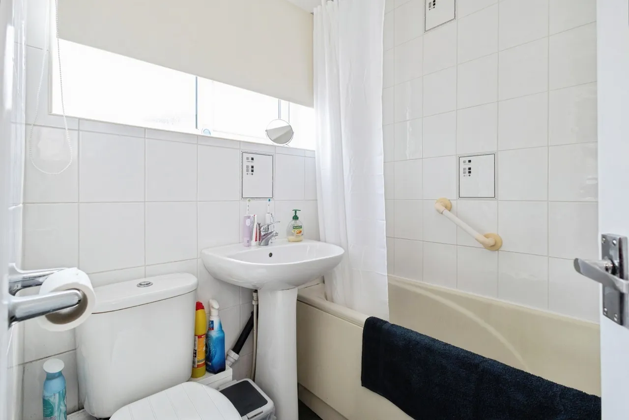Broadhurst, Denton, Manchester, Greater Manchester, M34, photo 11