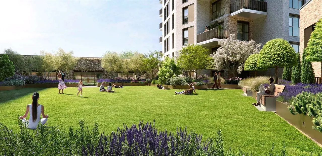 Bow Common Lane, London, E3, photo 10