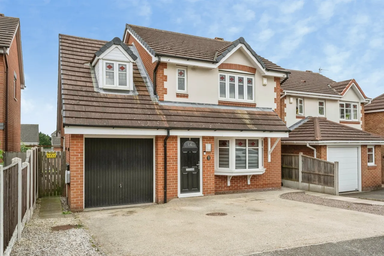 4 bed house for sale — Loscoe Grove, Goldthorpe, Rotherham