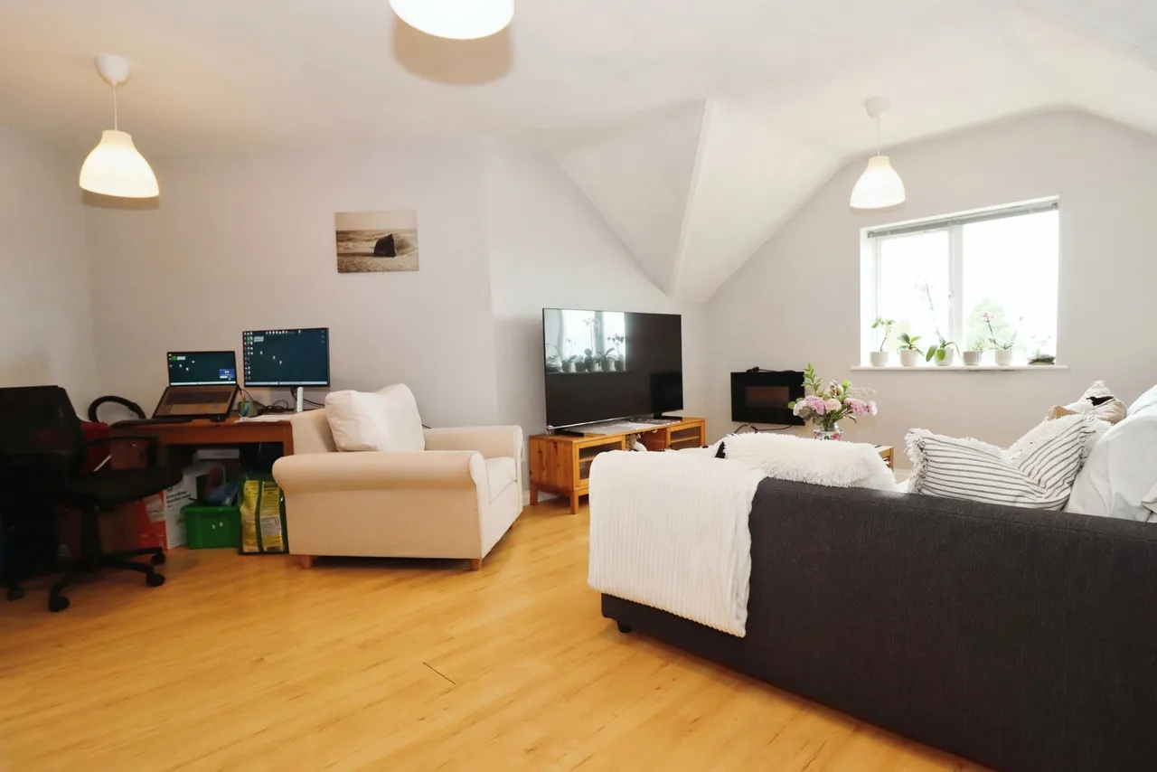 Leicester Square, Soundwell, BS16, photo 3
