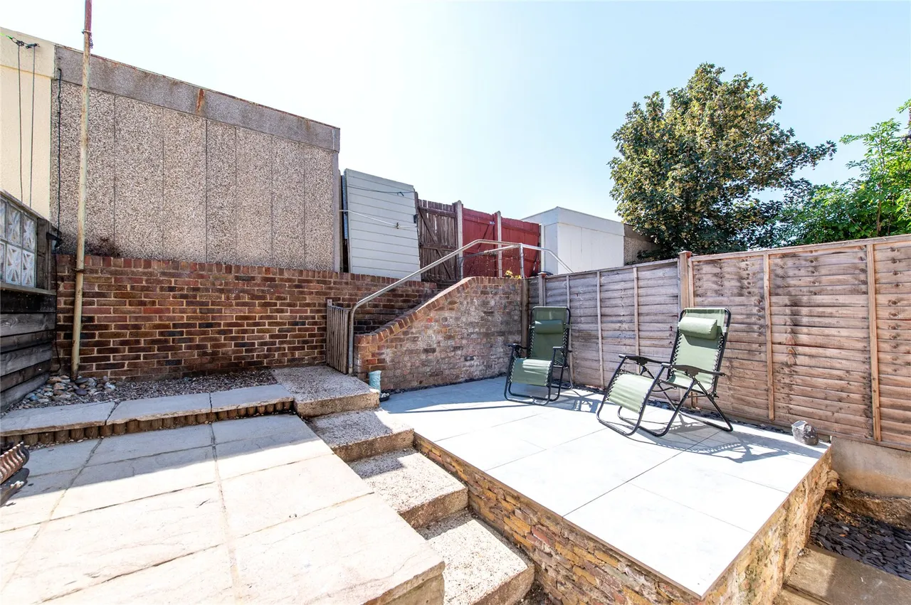 Virginia Walk, Gravesend, DA12, photo 13