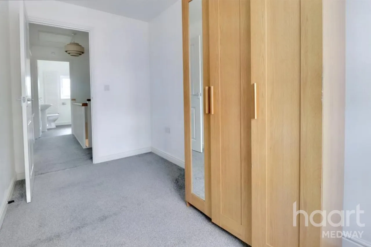 Brooks Place, Halling, ME2, photo 11