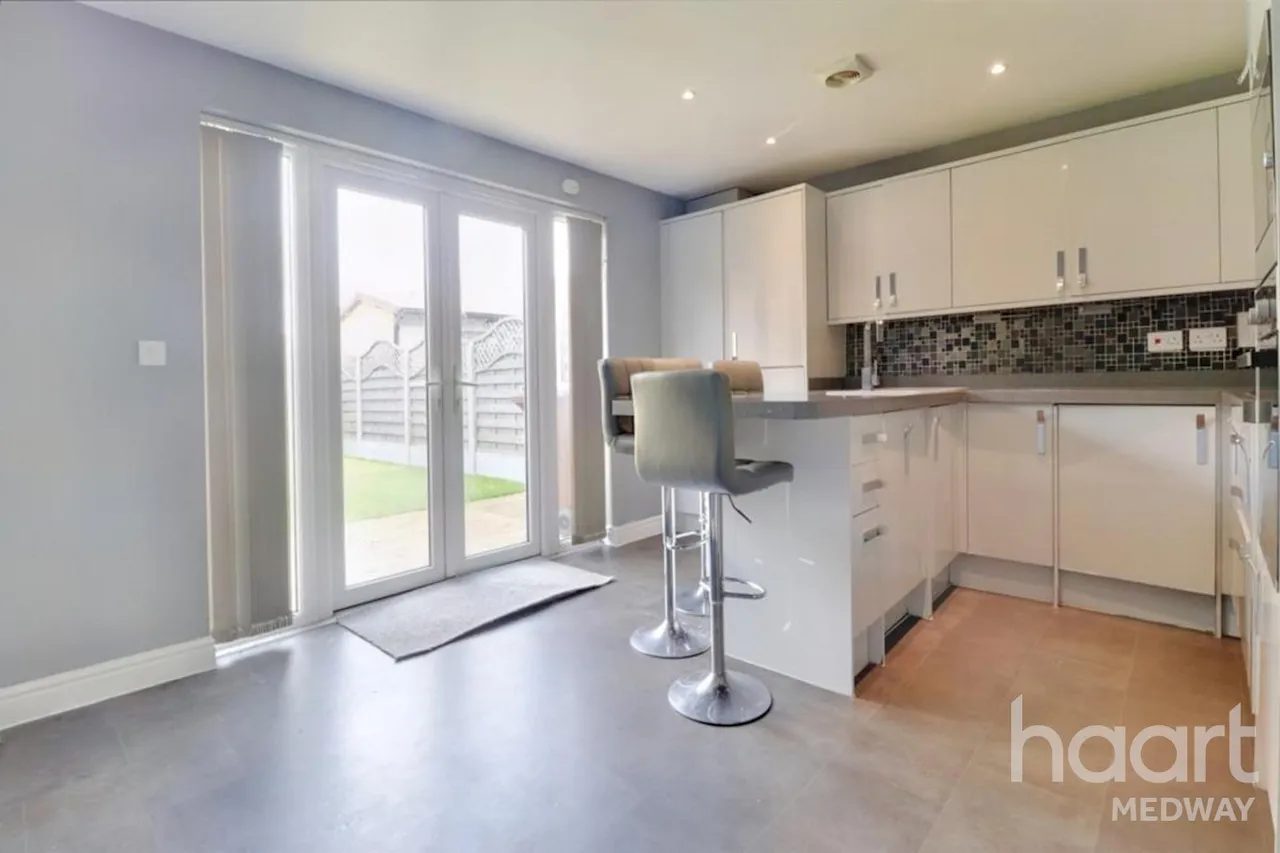 Brooks Place, Halling, ME2, photo 18