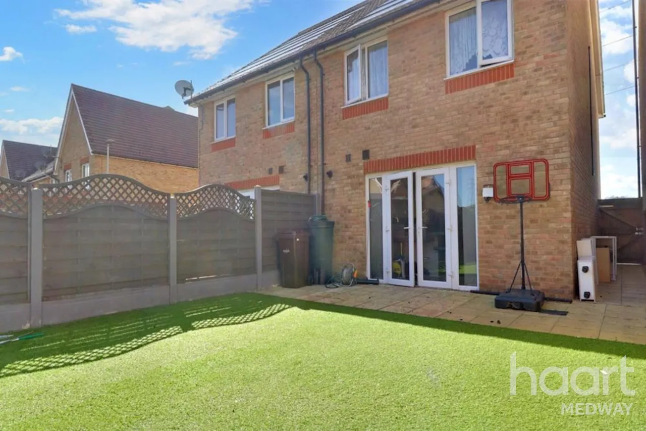 Brooks Place, Halling, ME2, photo 13