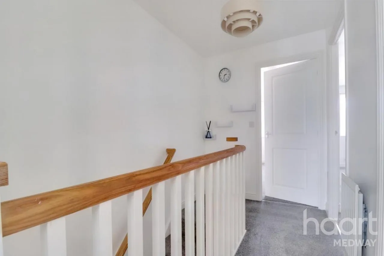 Brooks Place, Halling, ME2, photo 7