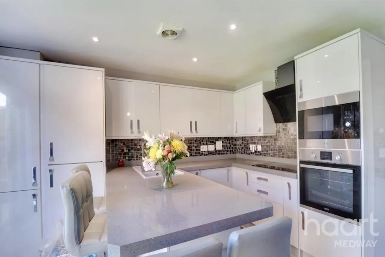 3 bed house to rent, Brooks Place, Halling, ME2