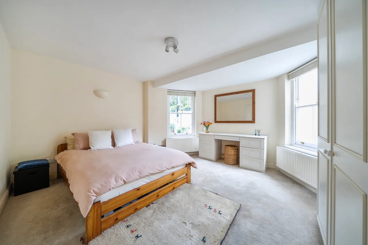 2 Thurlow Court, 122 Thurlow Park Road, London, photo 4