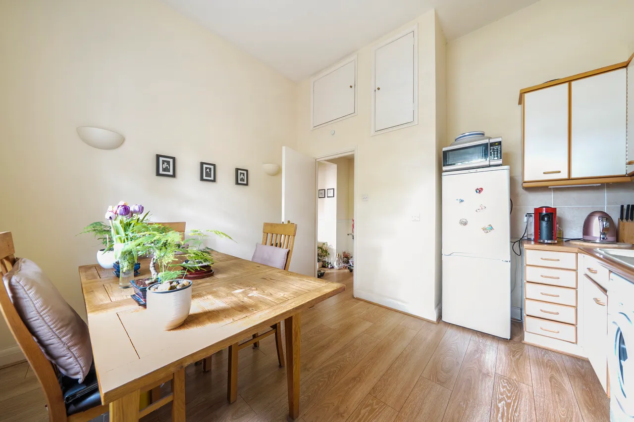 2 Thurlow Court, 122 Thurlow Park Road, London, photo 9