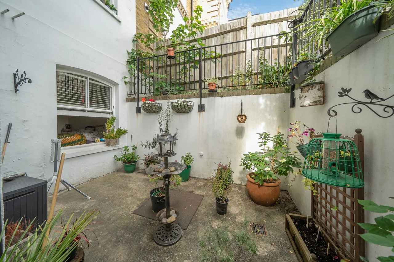 2 Thurlow Court, 122 Thurlow Park Road, London, photo 6