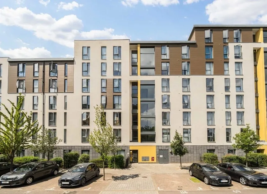 3 bed flat for sale — Salk Close, Colindale, NW9