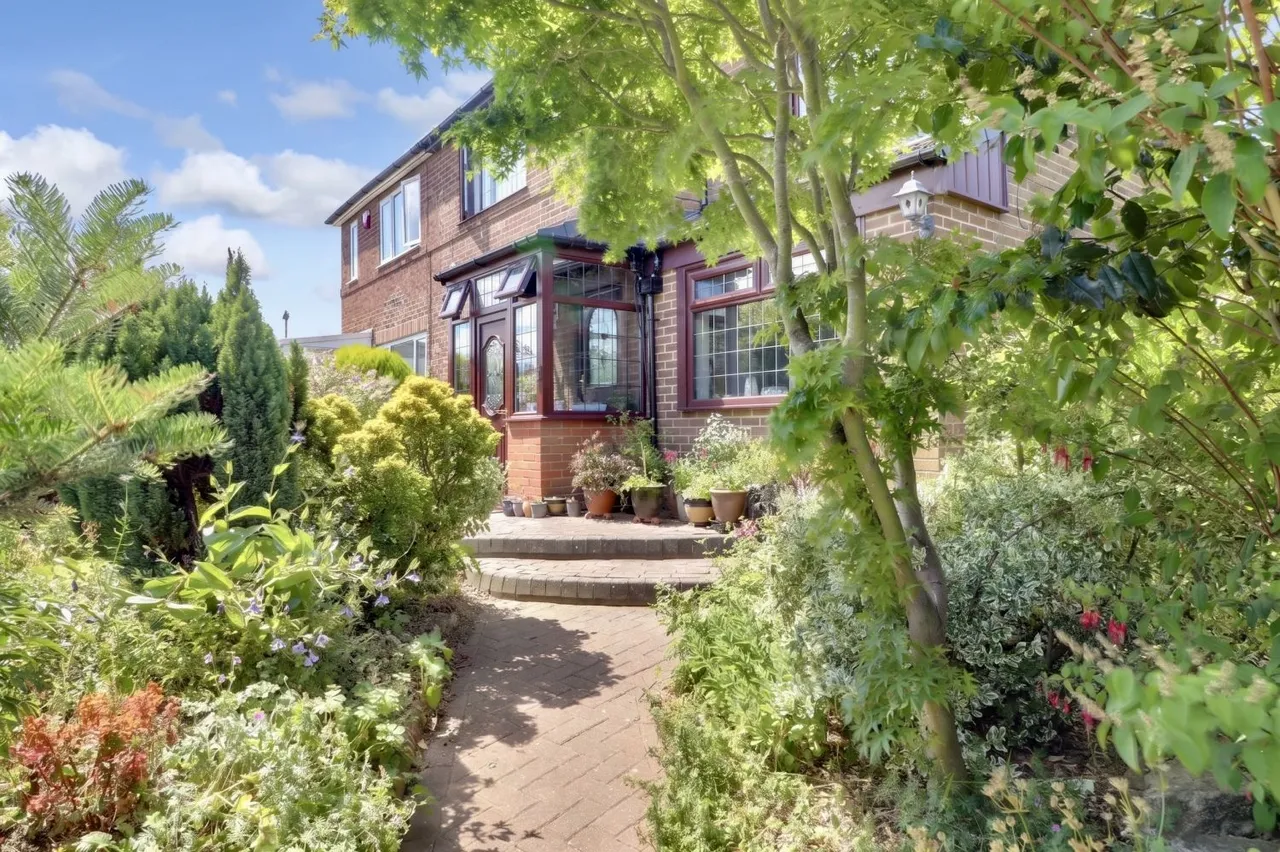Pendas Way, Crossgates, LS15, photo 2
