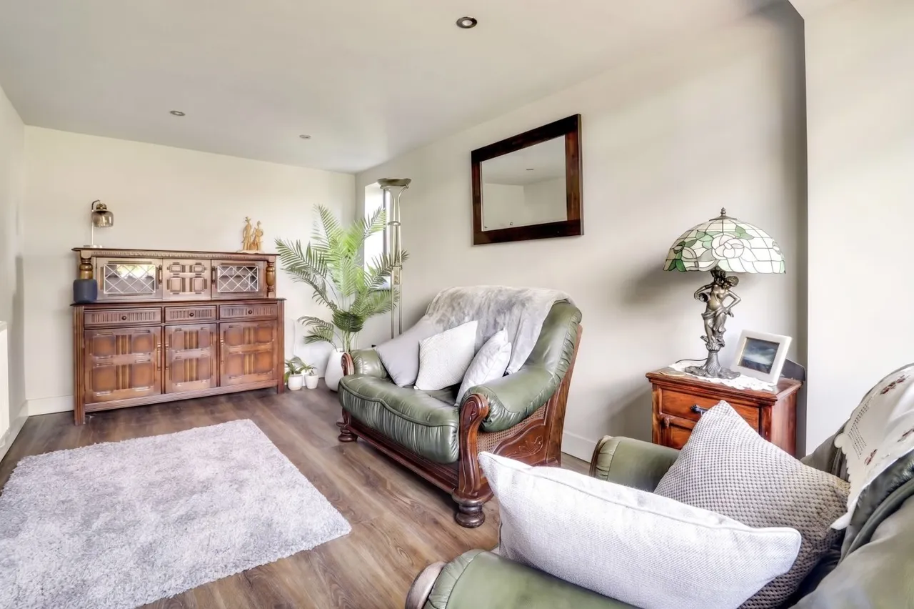 Pendas Way, Crossgates, LS15, photo 11