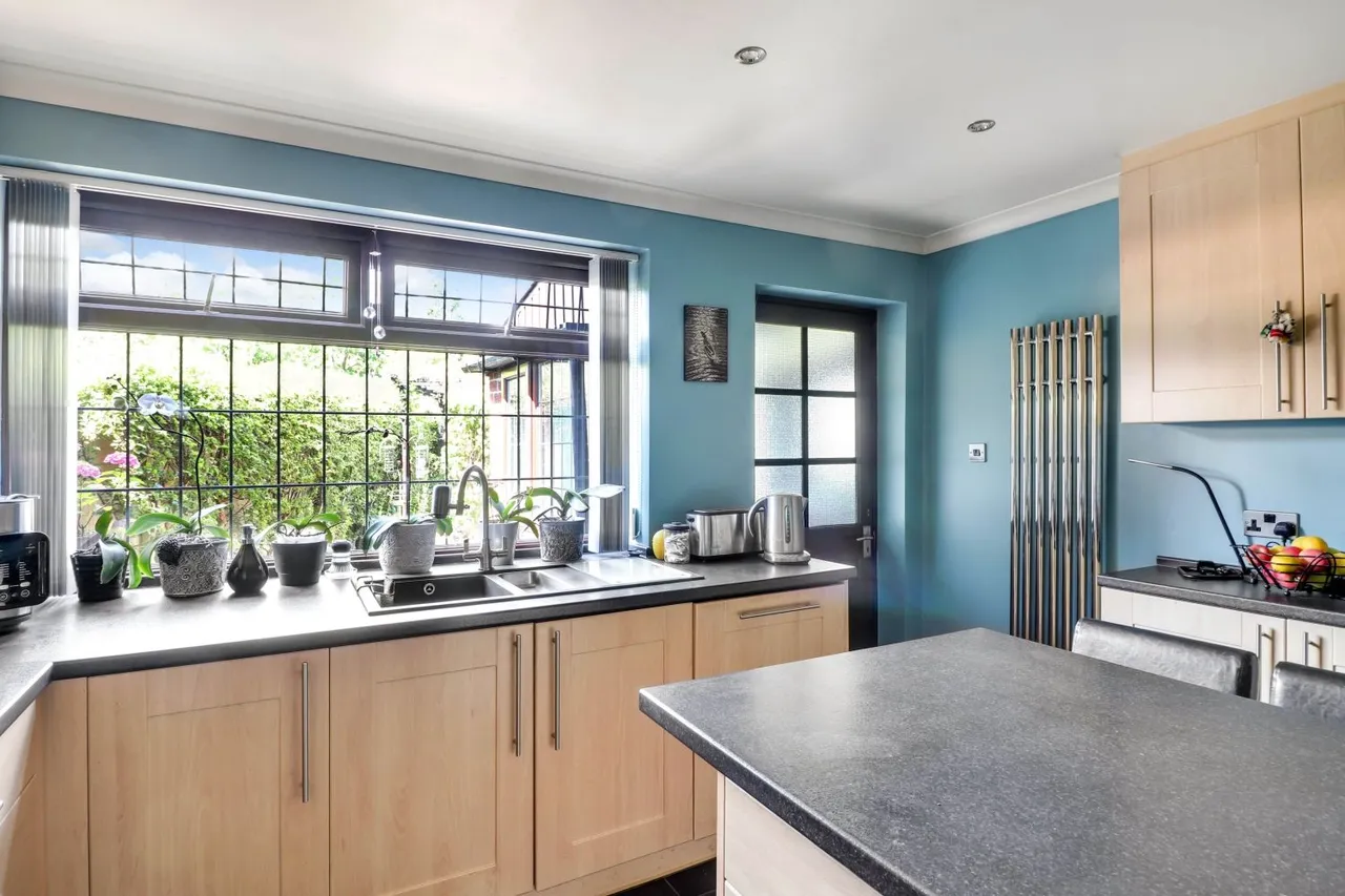 Pendas Way, Crossgates, LS15, photo 4