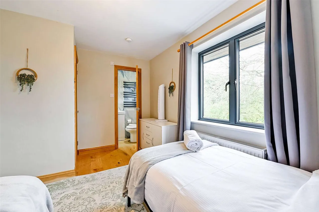 Luker Avenue, Henley-on-Thames, Oxfordshire, RG9 2HH, photo 12