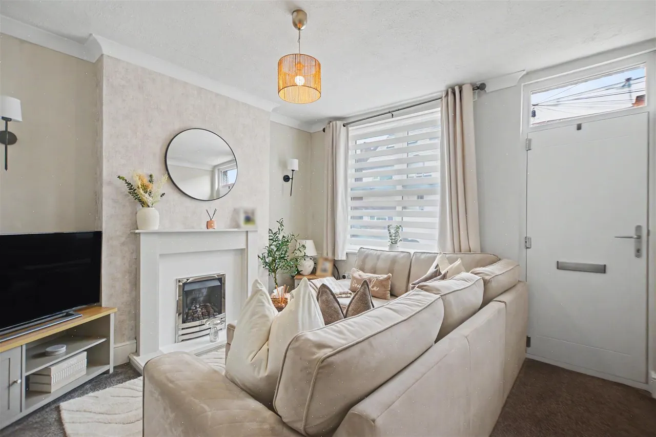 Cyril Avenue, Stapleford, NG9, photo 2