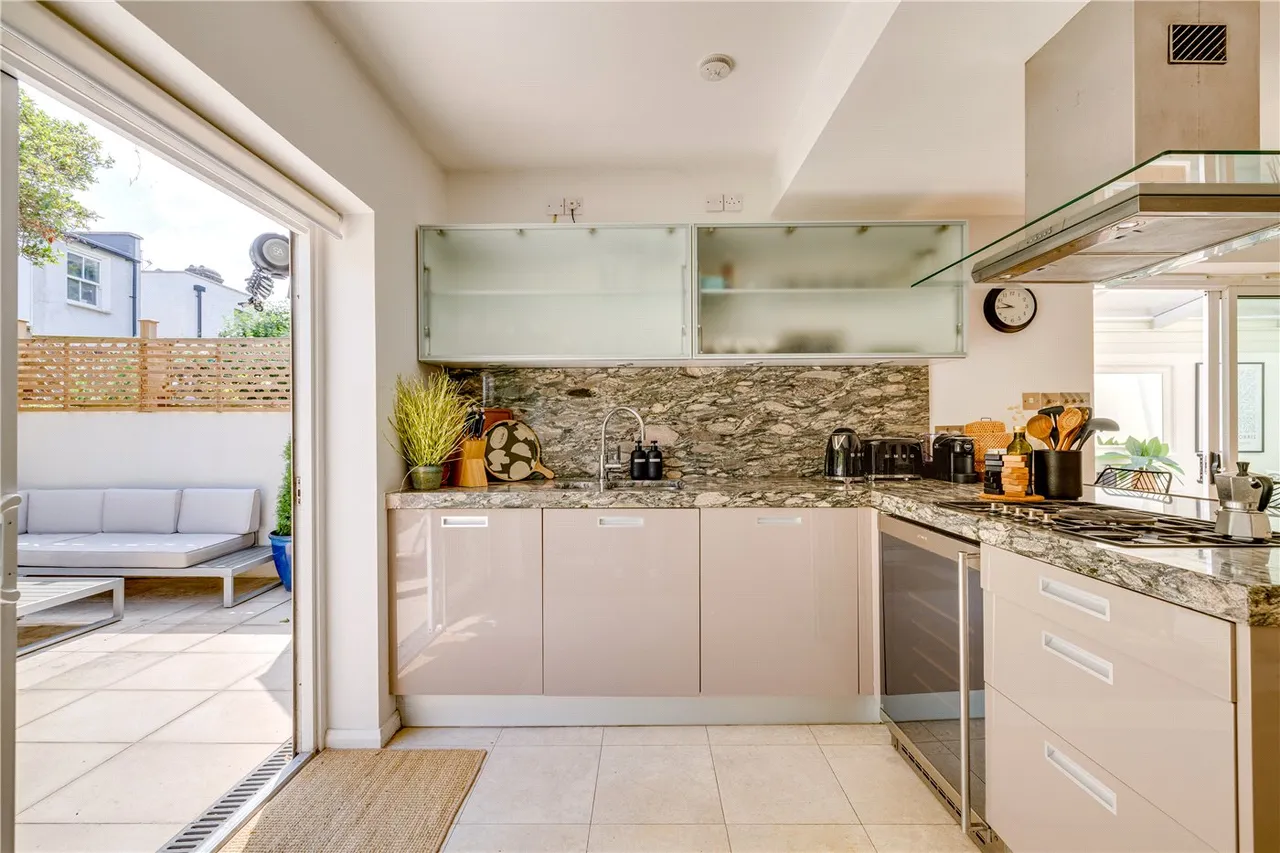 Bovingdon Road, London, SW6, photo 4
