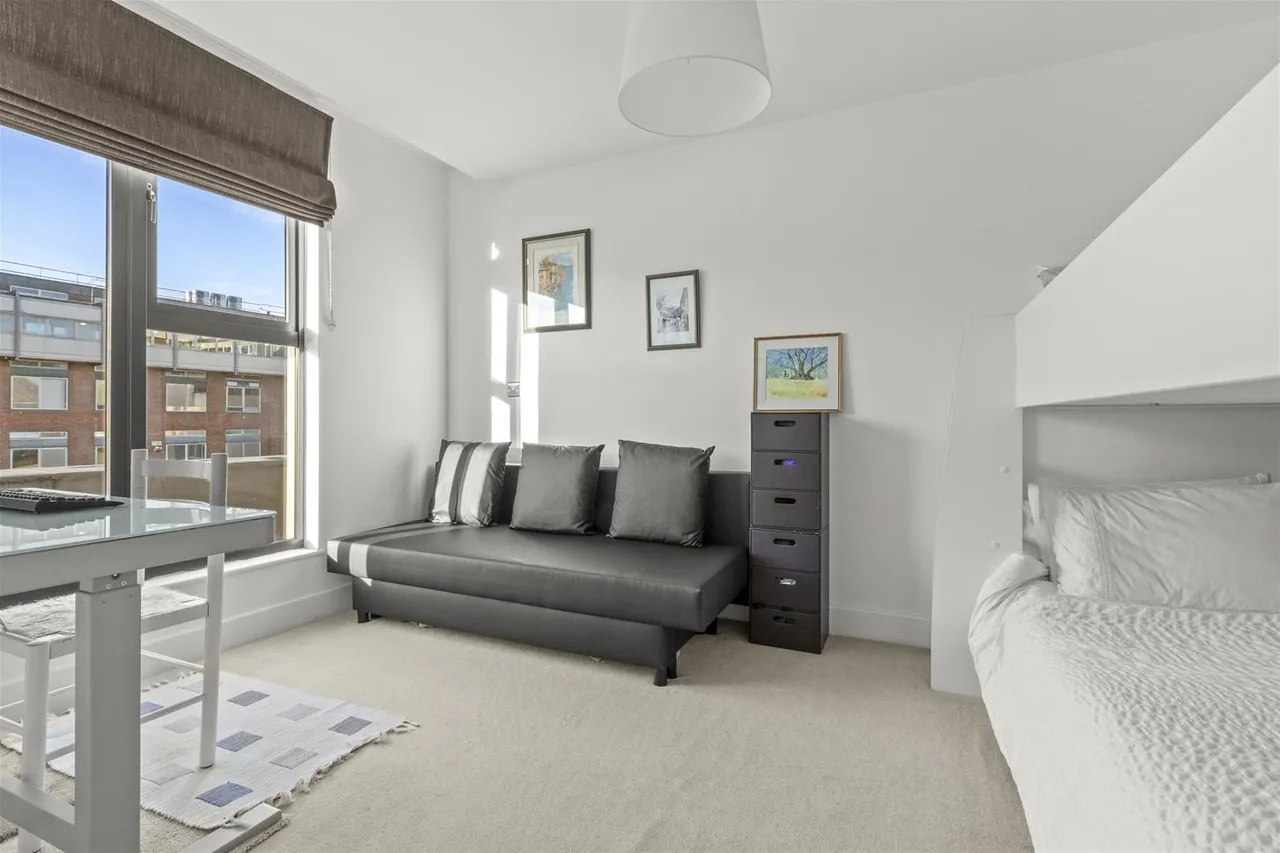 Easton Street, High Wycombe, HP11, photo 14
