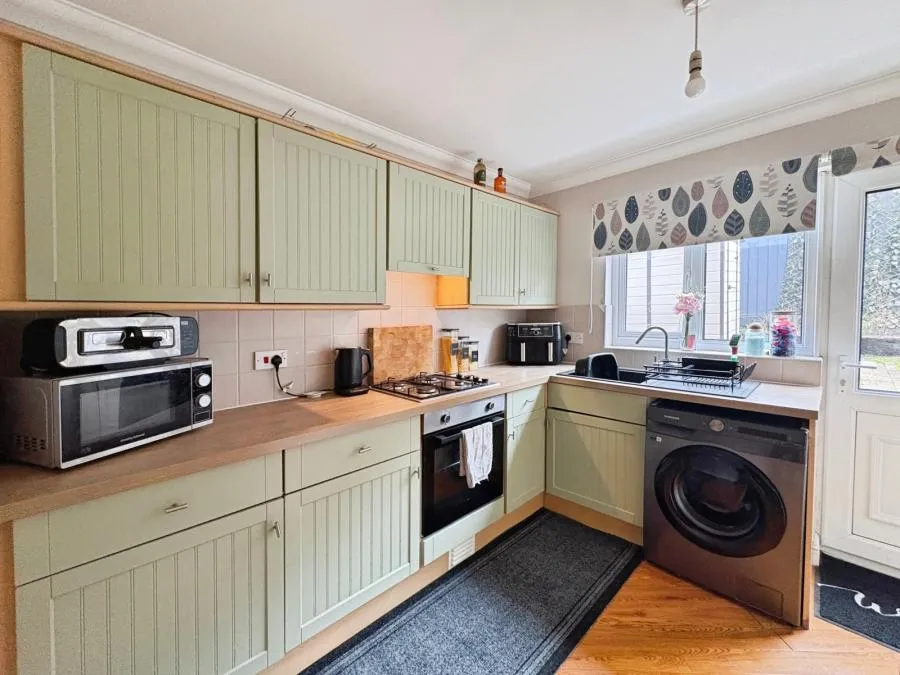 The Meadow, East Cowes, PO32, photo 2
