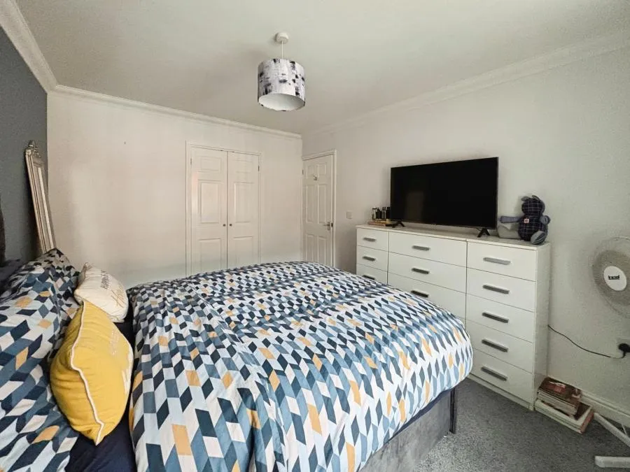 The Meadow, East Cowes, PO32, photo 9