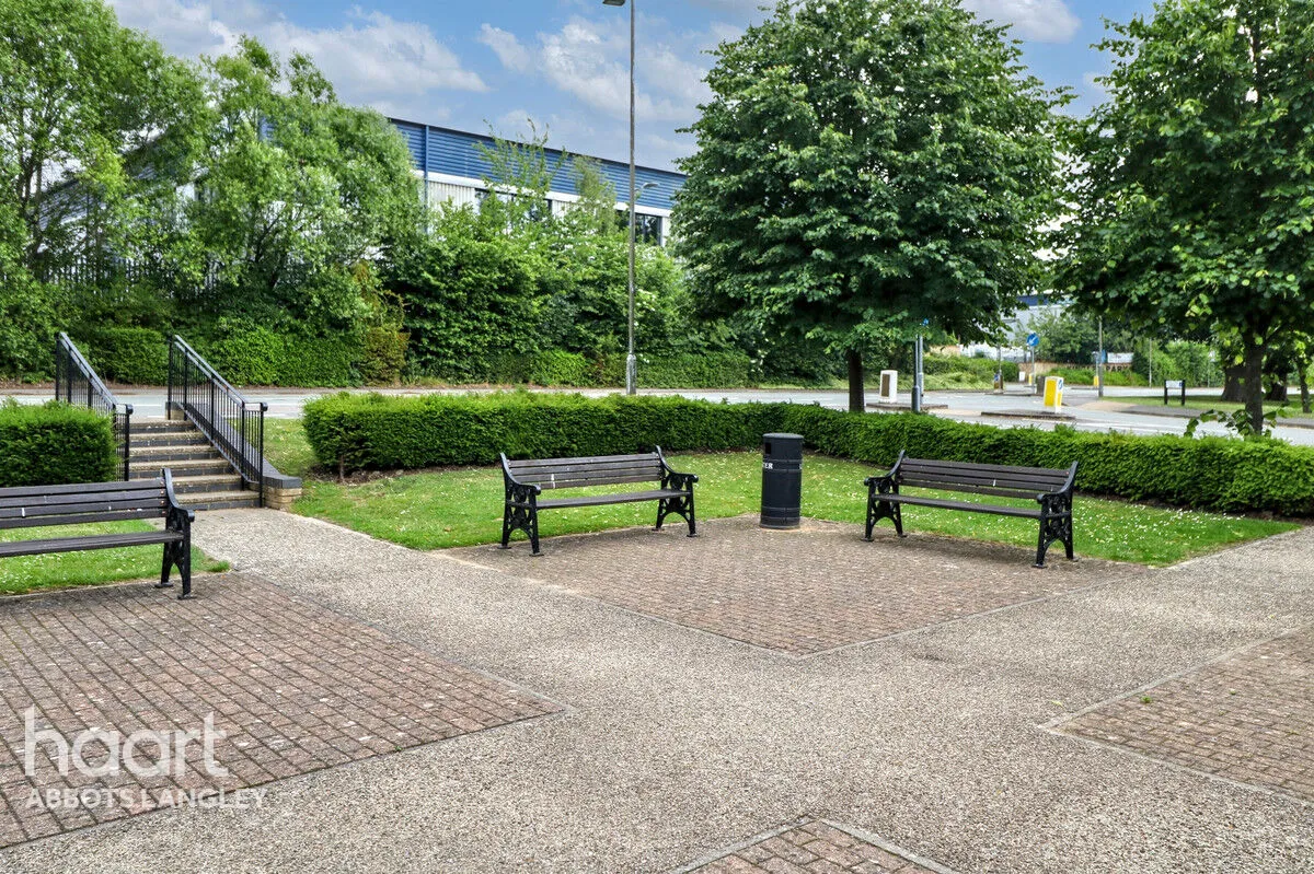 Ovaltine Drive, Kings Langley, WD4, photo 15