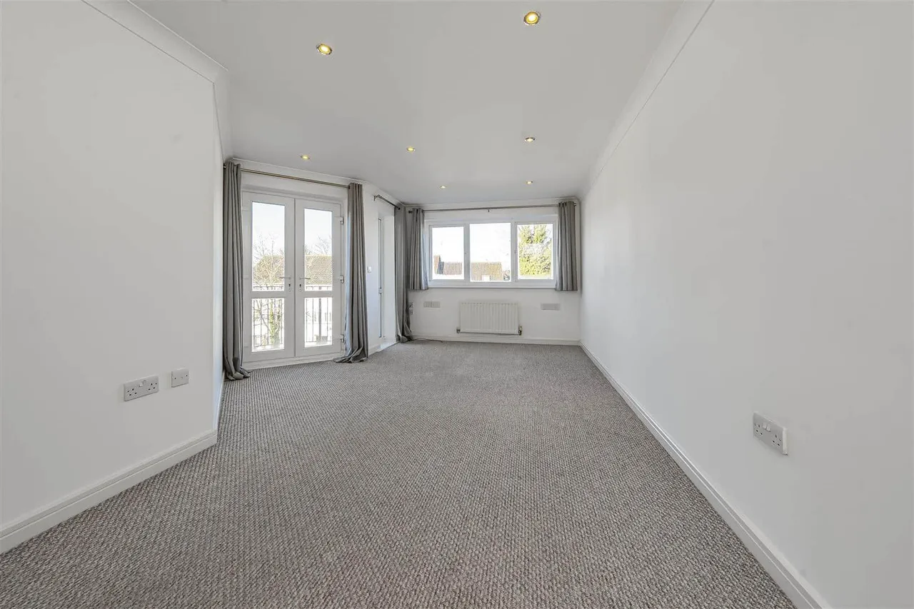 Wolf Lane, Windsor, SL4 4GY, photo 5