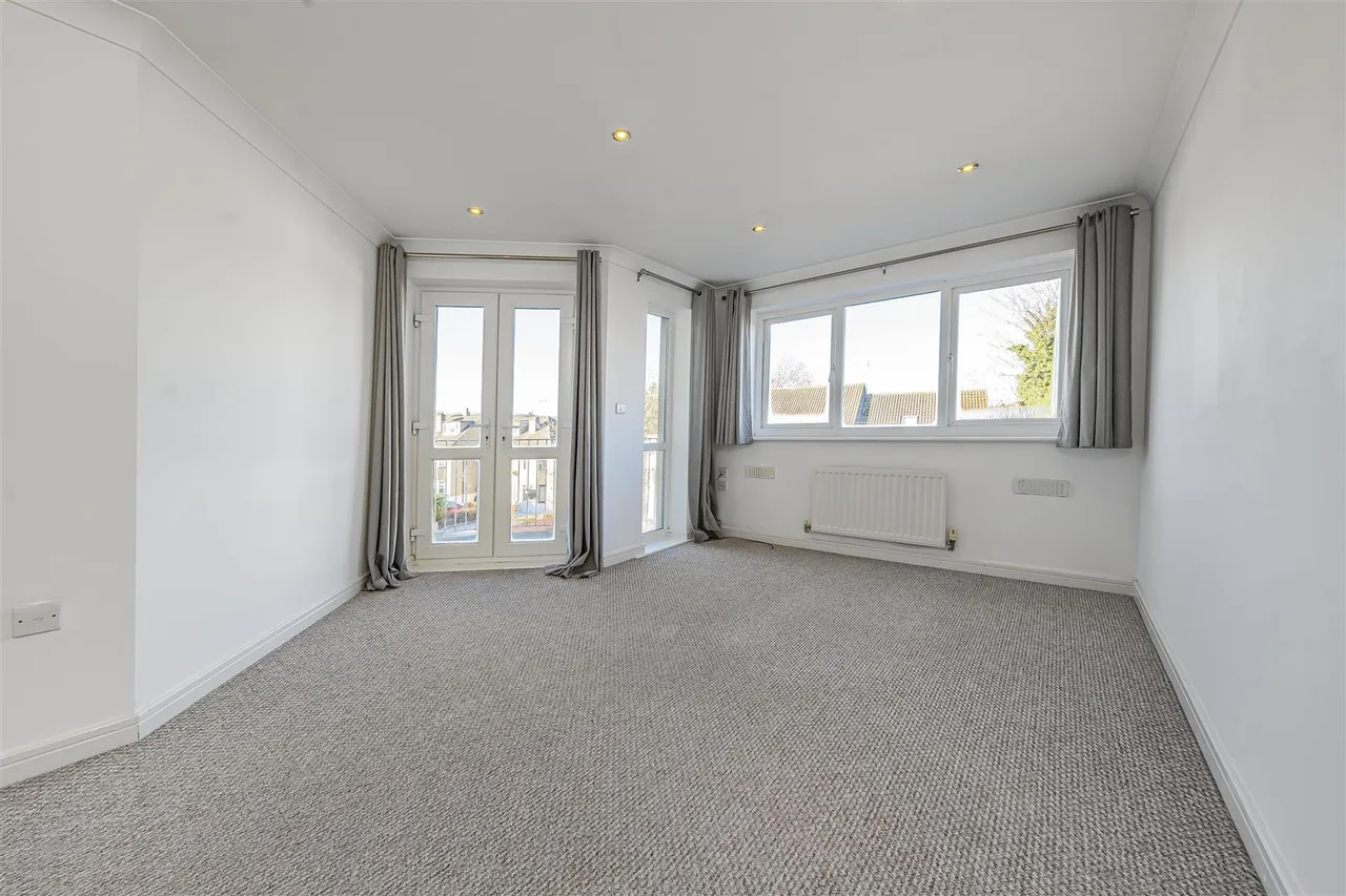 Wolf Lane, Windsor, SL4 4GY, photo 6