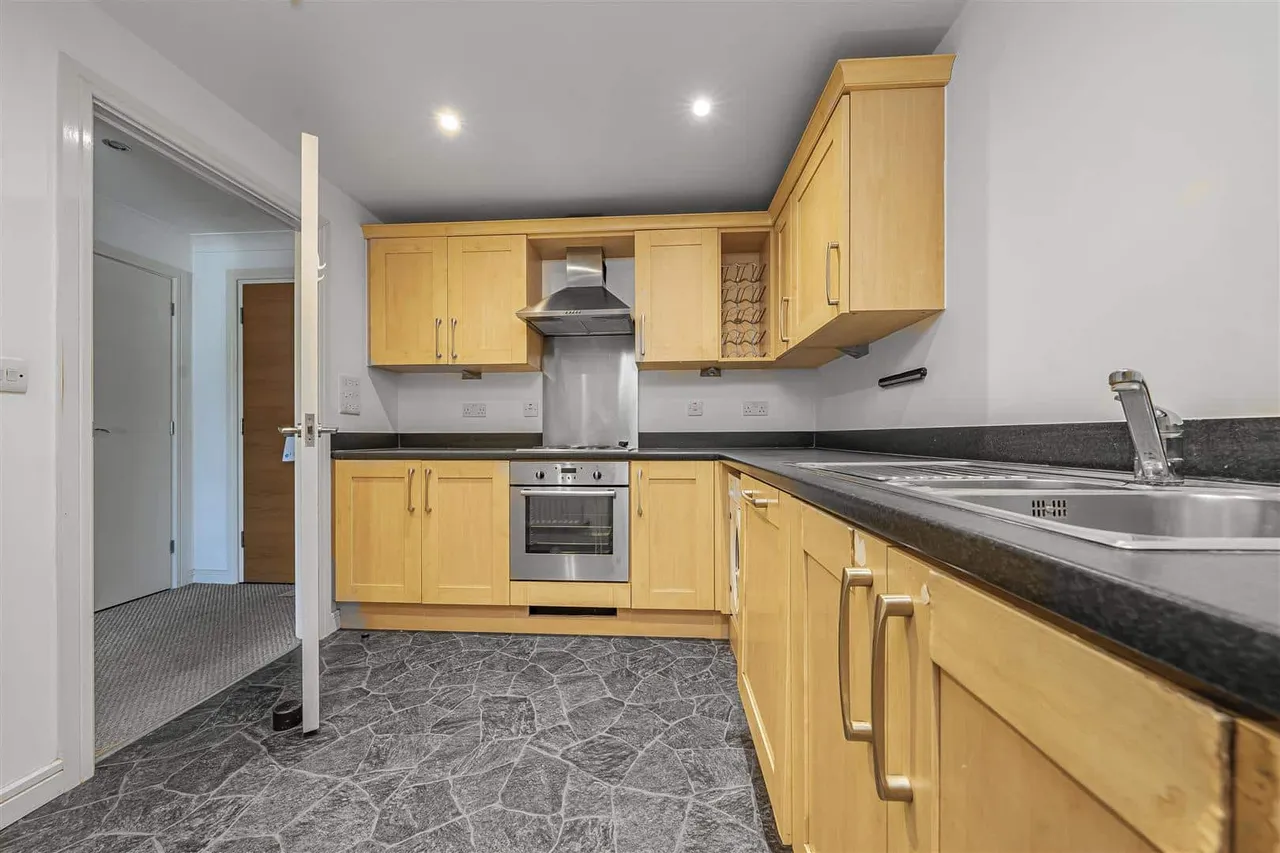 Wolf Lane, Windsor, SL4 4GY, photo 4