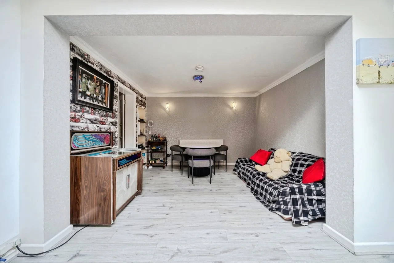 George Street, Bletchley, Milton Keynes, Buckinghamshire, MK2, photo 8