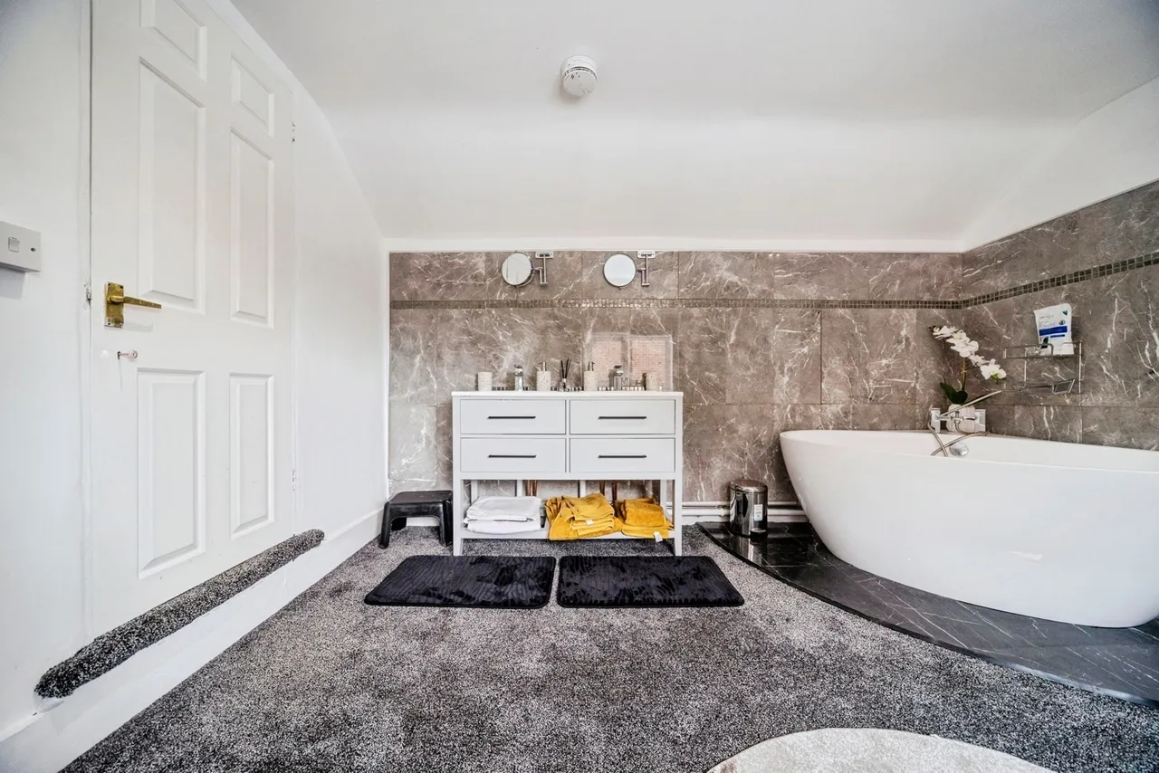 George Street, Bletchley, Milton Keynes, Buckinghamshire, MK2, photo 21