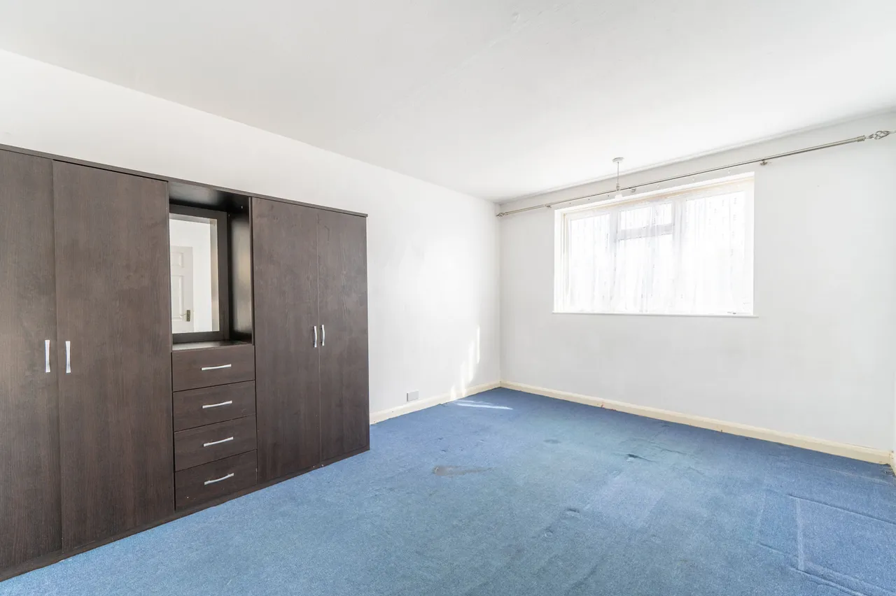 22 Elms Lane, Wembley, photo 12