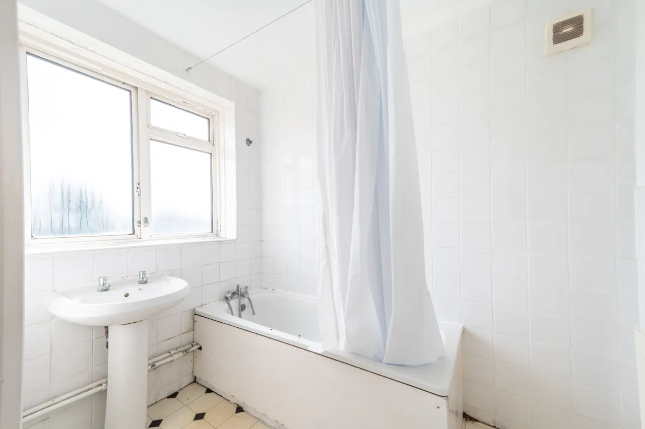 22 Elms Lane, Wembley, photo 11