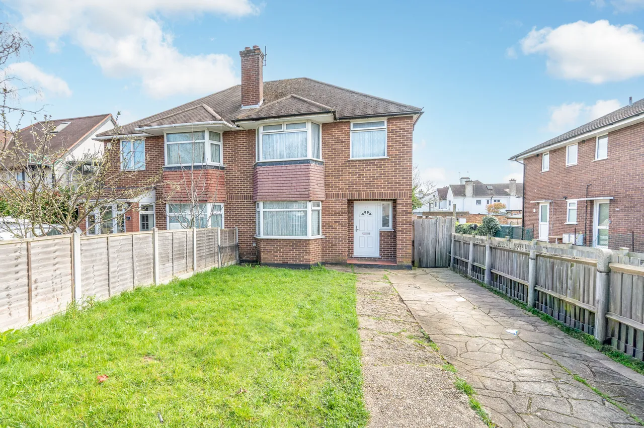 3 bed house for sale — 22 Elms Lane, Wembley