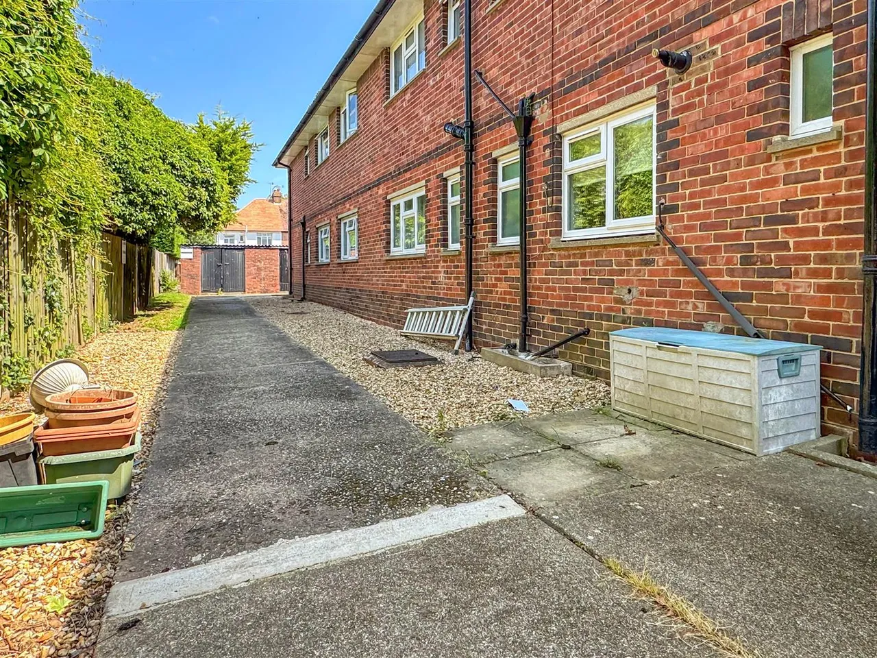 Meadow Way, Littlehampton, photo 10