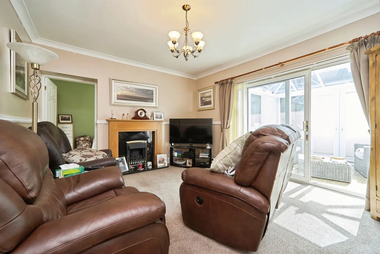 Hillside Grove, Oakworth, Keighley, photo 5