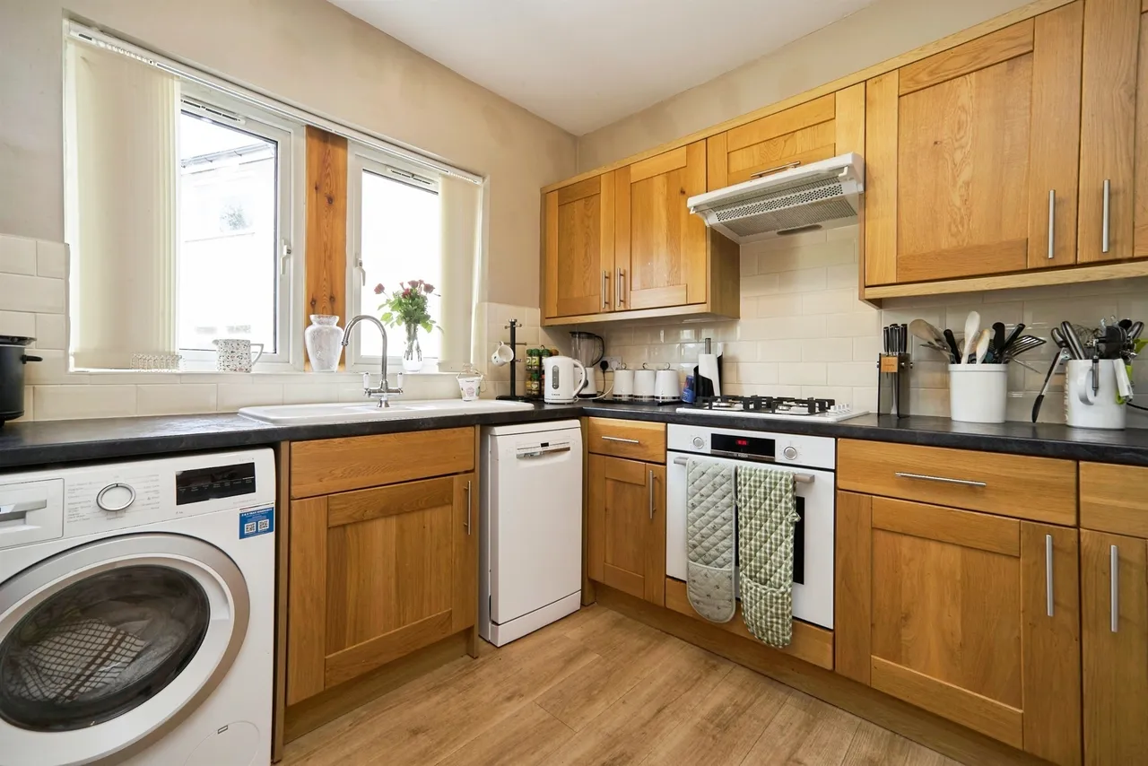 Hillside Grove, Oakworth, Keighley, photo 4