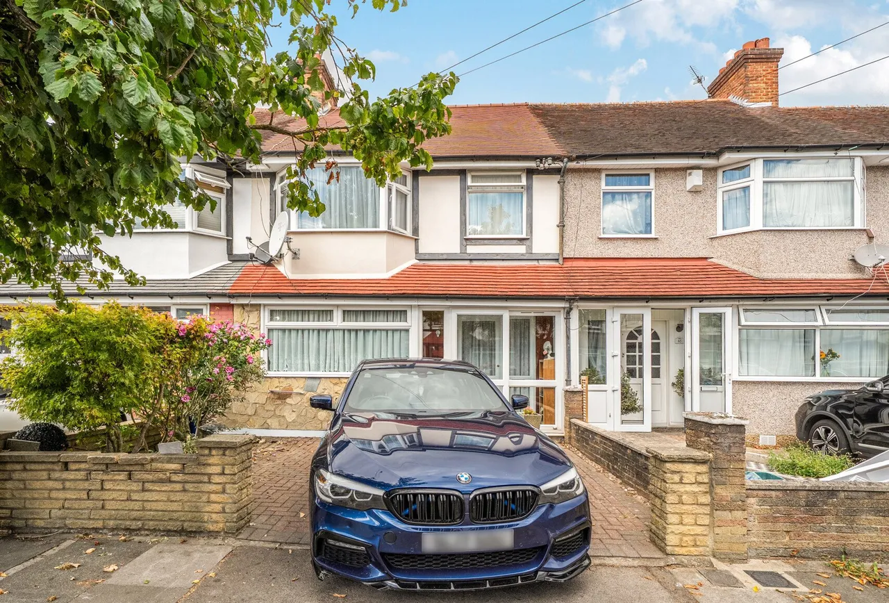3 bed house for sale — Beech Grove, Mitcham, CR4 1LL