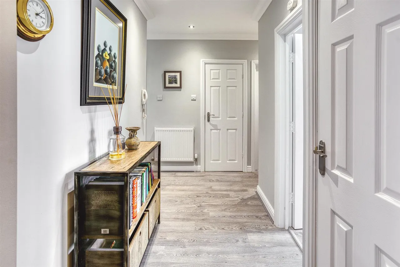 Overfield House, The Green, photo 5
