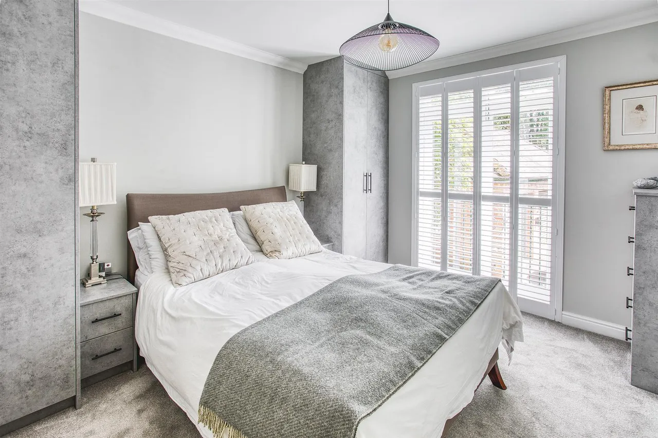 Overfield House, The Green, photo 9