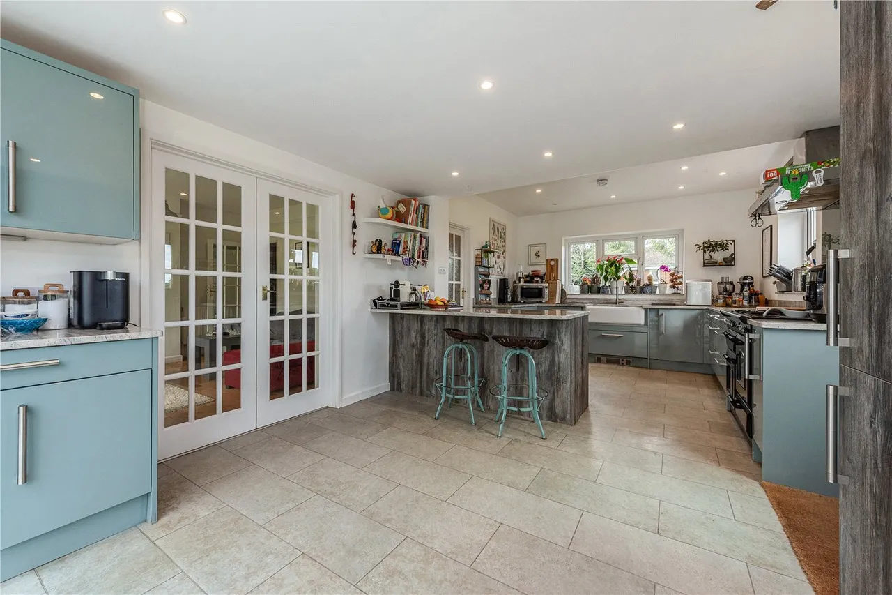 School Lane, Petersfield, Hampshire, GU32, photo 4