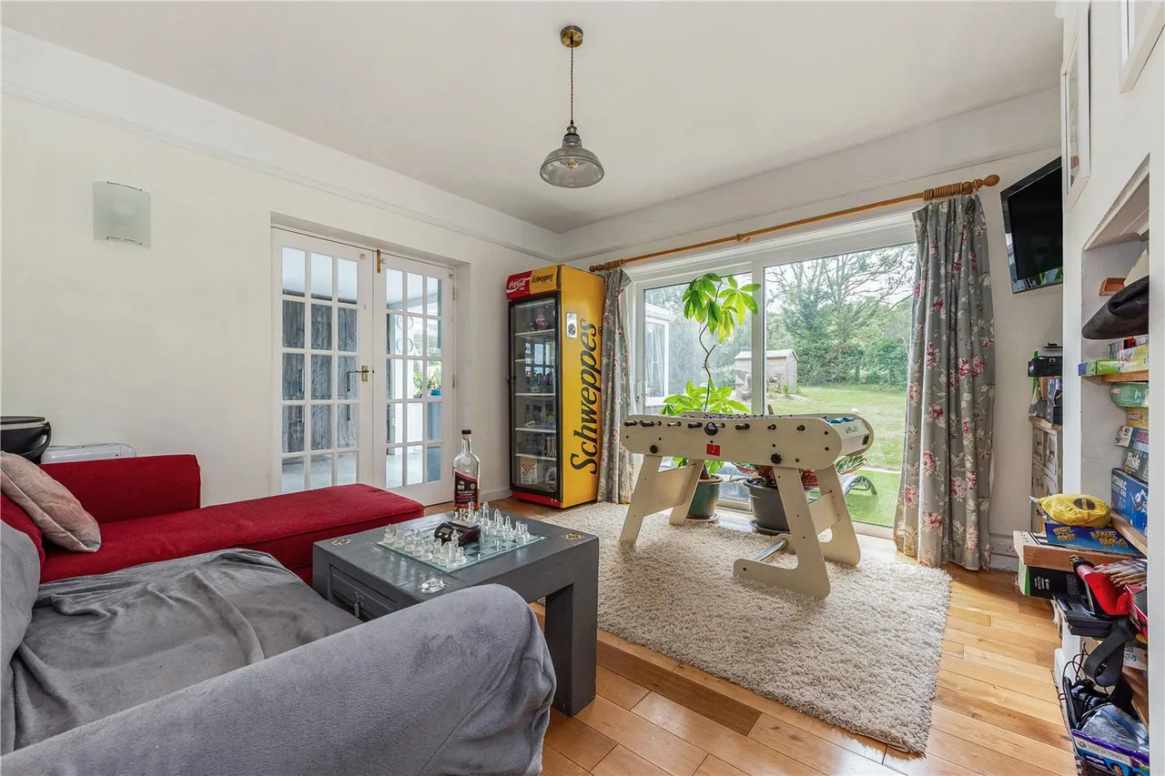 School Lane, Petersfield, Hampshire, GU32, photo 2