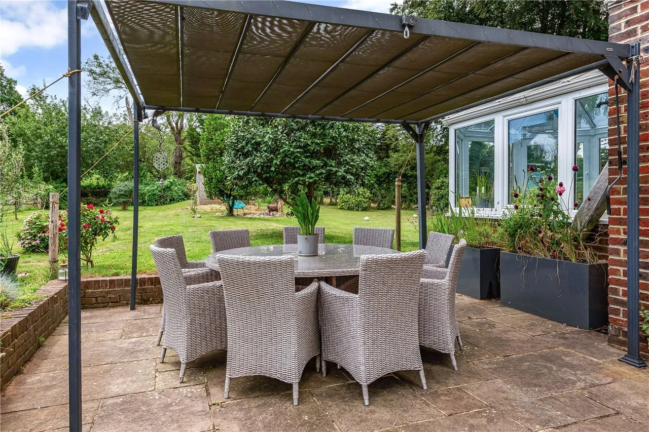 School Lane, Petersfield, Hampshire, GU32, photo 6
