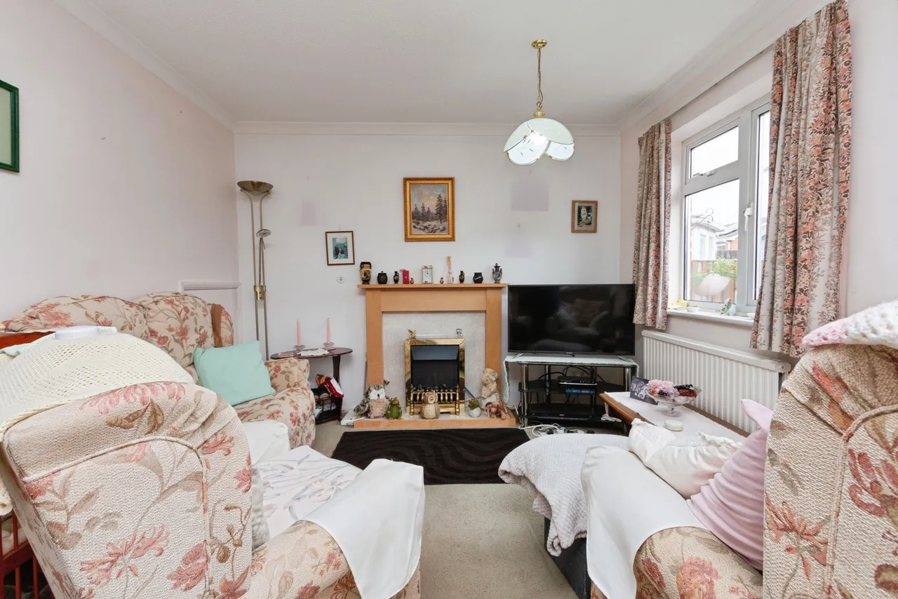 Elm Close, Bordon, photo 8